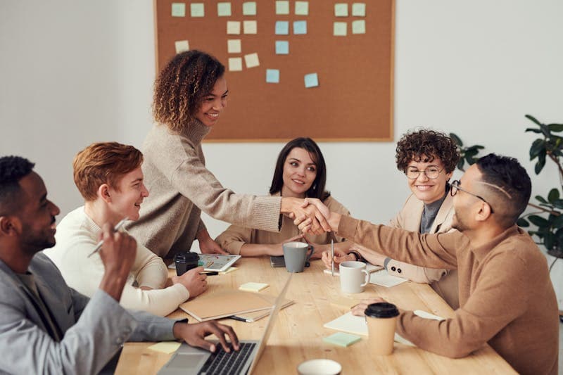 Líder em reunião com equipe